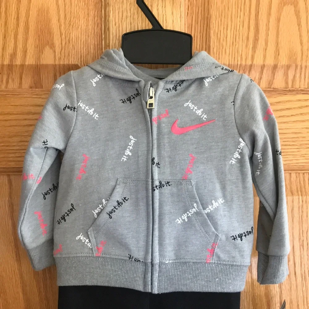 Girl’s Nike Outfit